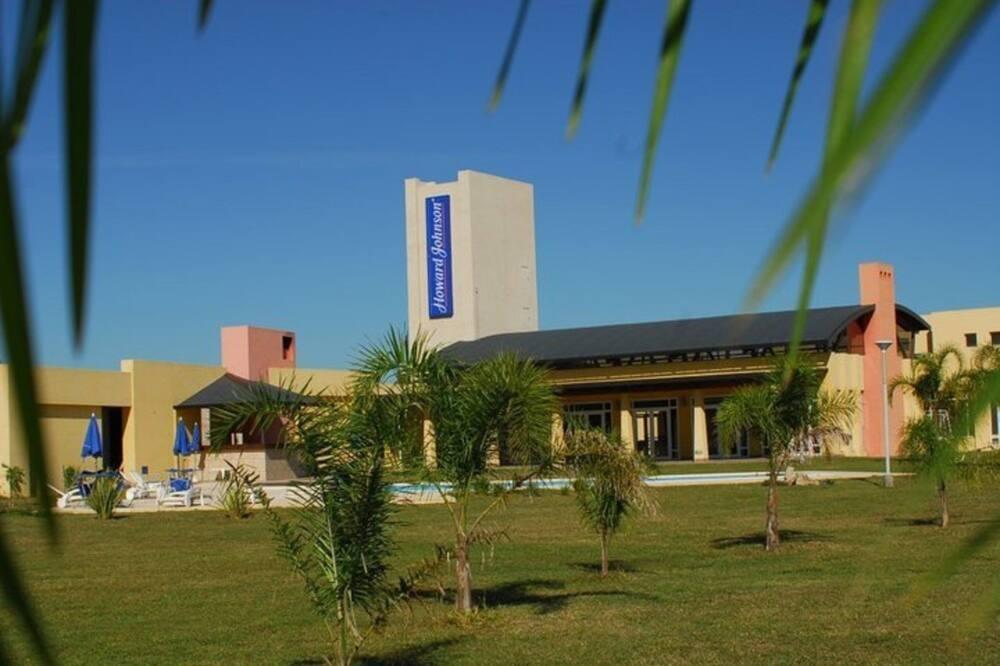 Howard Johnson Inn Rosario De La Frontera Exterior photo