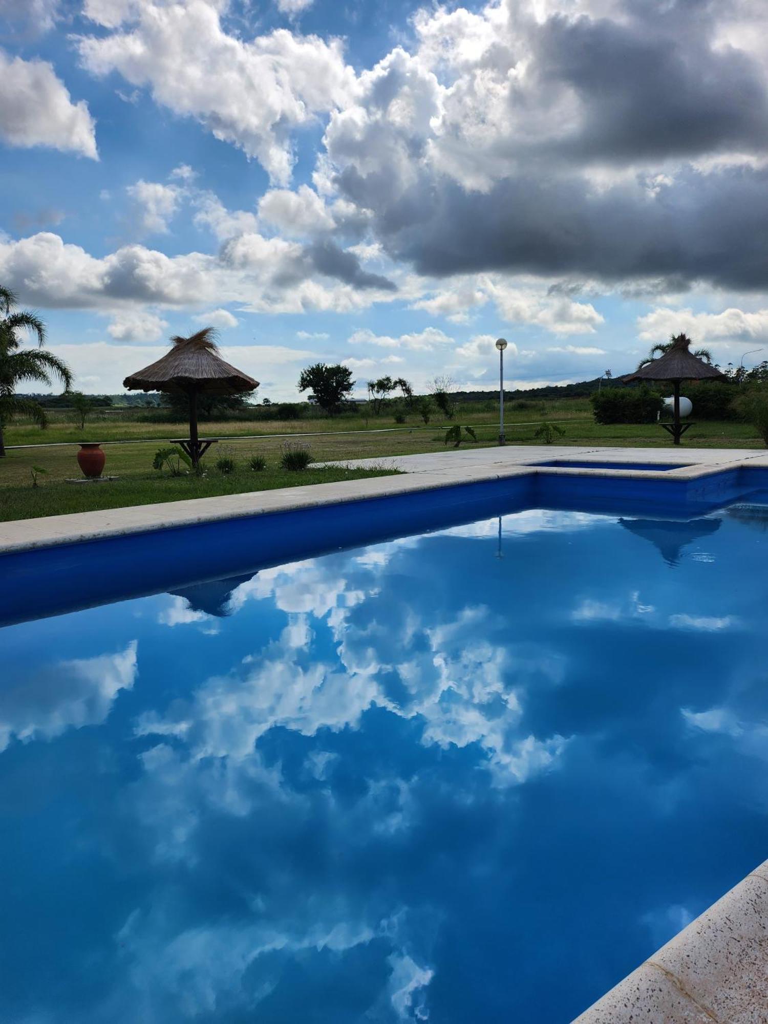 Howard Johnson Inn Rosario De La Frontera Exterior photo
