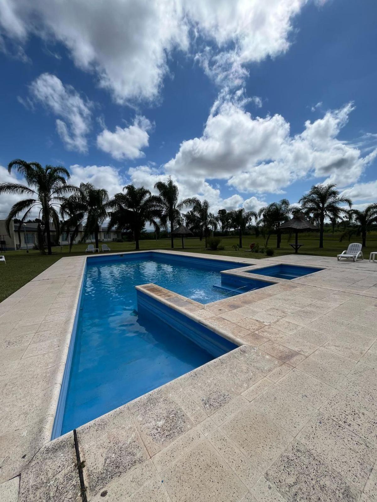 Howard Johnson Inn Rosario De La Frontera Exterior photo