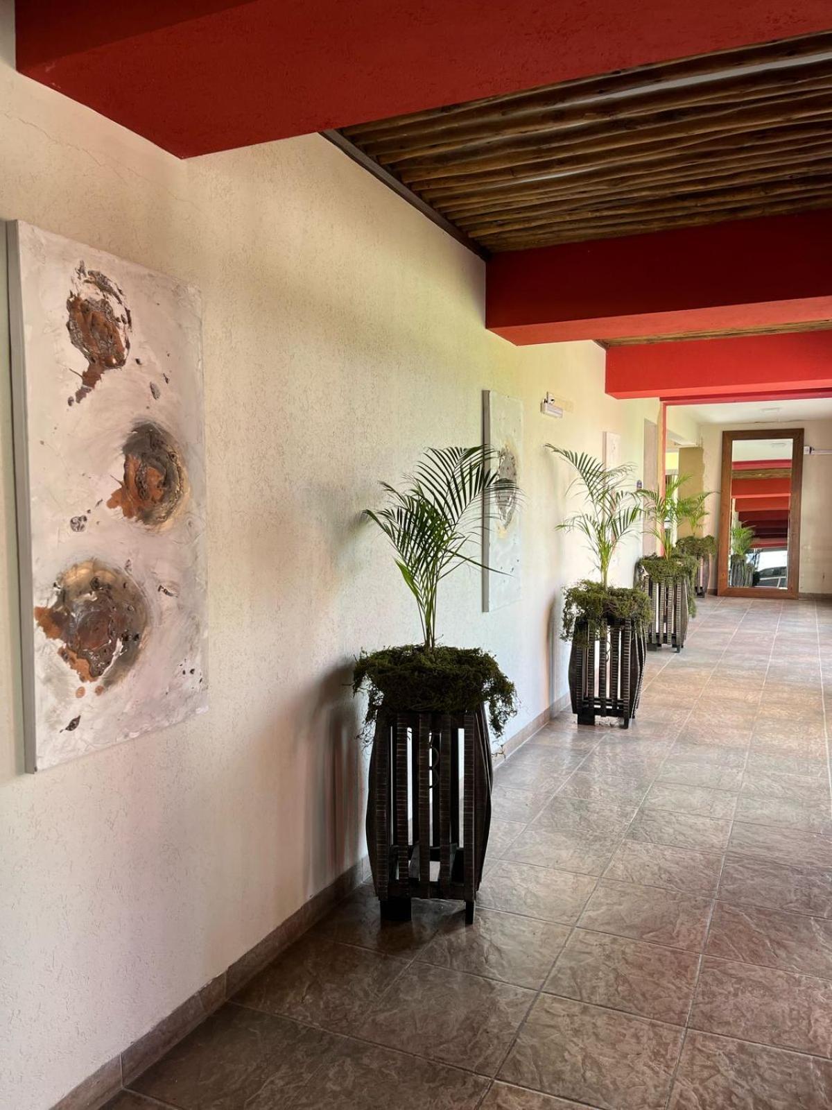 Howard Johnson Inn Rosario De La Frontera Exterior photo