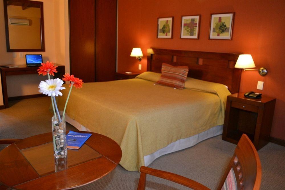 Howard Johnson Inn Rosario De La Frontera Exterior photo